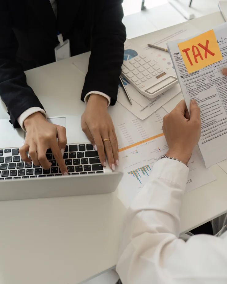 Conseiller A.Z and Co accompagnant un client